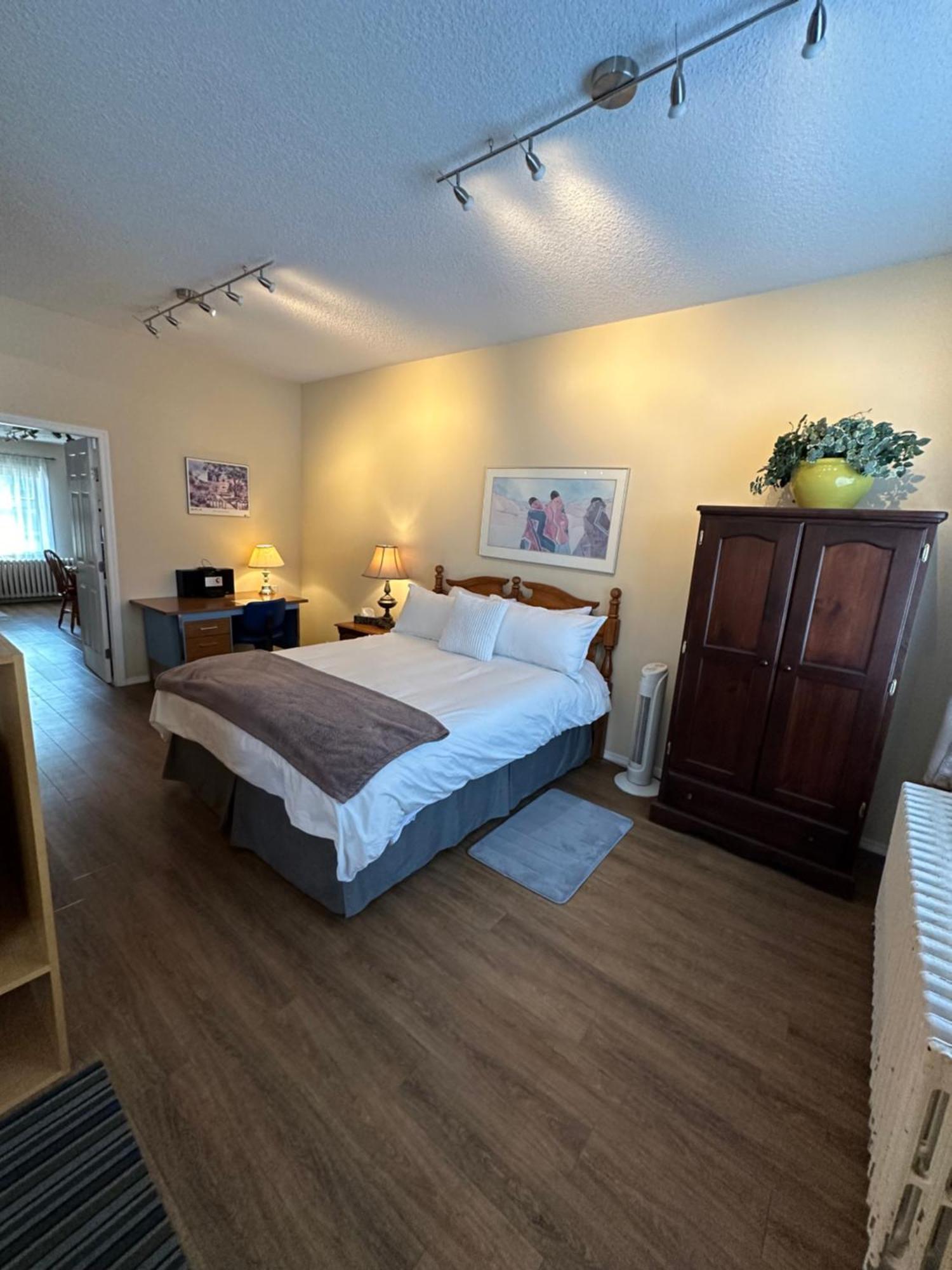 Burns Lake Bed And Breakfast Exterior photo